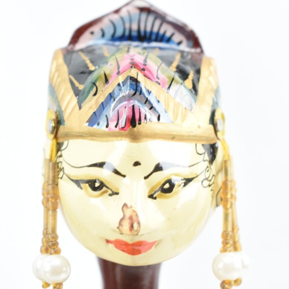 King Rama and Queen Shinta Indonesian Marionette Puppet - Picture 9 of 13